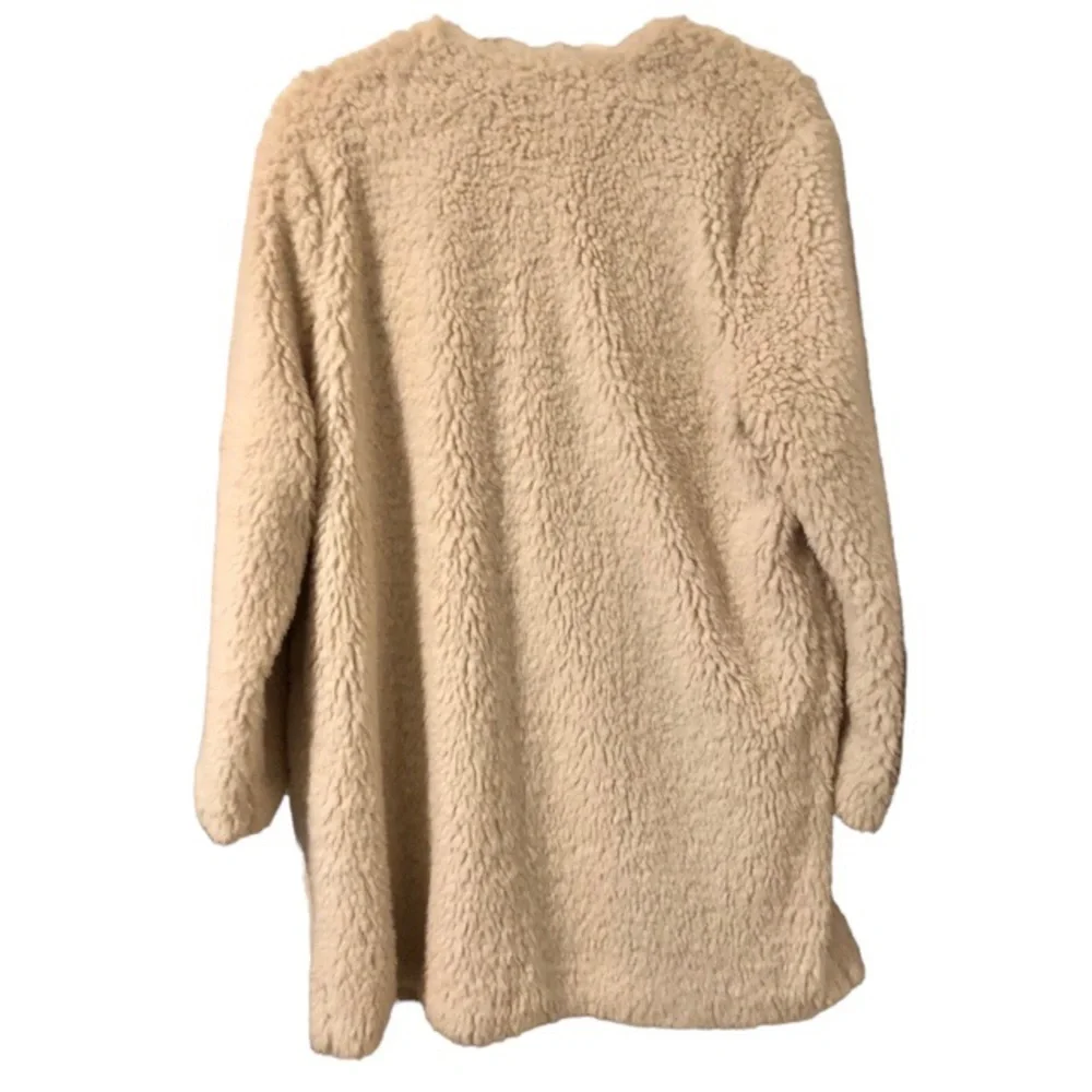 NWT Democracy Ivory Colored Faux Fur with Two Front Pockets - Picture 2 of 8